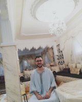 A picture of a participant who wants to get to know each other and get married